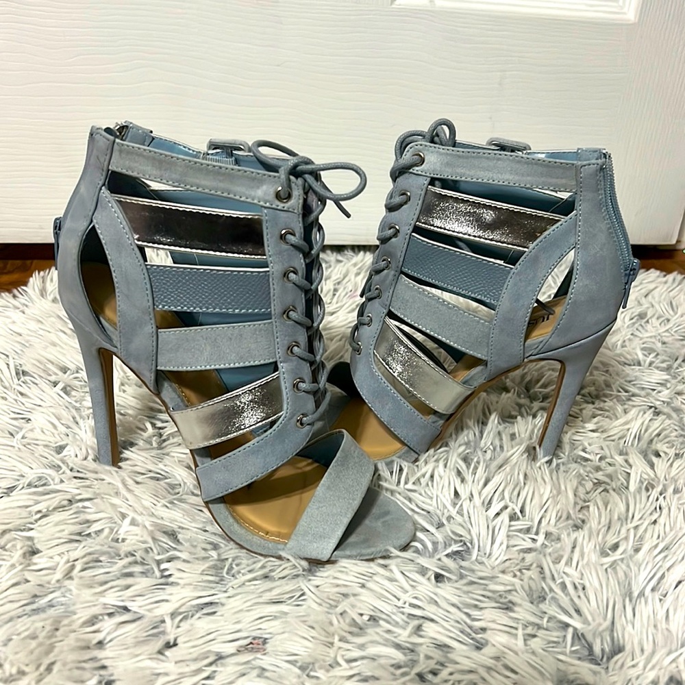 Adorable blue Jean color heel